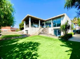 Houses (villa / tower), 350.00 m², almost new
