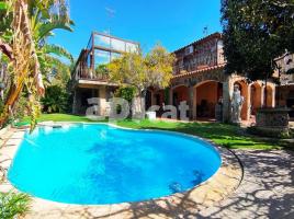 Houses (villa / tower), 360.00 m², near bus and train, Calle Guilleries