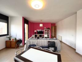 Pis, 99.00 m², presque neuf