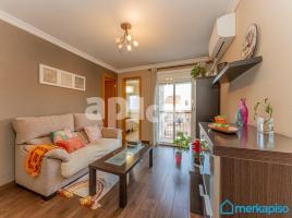 Piso, 82.00 m², cerca de bus y tren