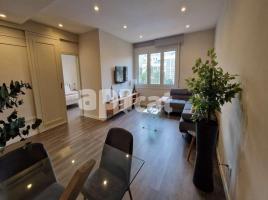 Flat, 102.00 m², close to bus and metro