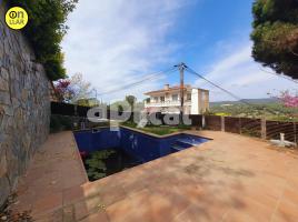 Casa (unifamiliar aislada), 292.00 m², cerca de bus y tren, seminuevo