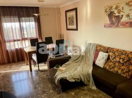 Piso, 144.00 m², cerca de bus y tren, Calle Joan Miró