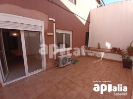 Pis, 90.00 m², حافلة قرب والقطار