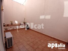 Pis, 90.00 m², حافلة قرب والقطار
