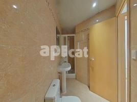 Piso, 99.00 m², cerca de bus y tren, seminuevo