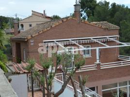 Houses (detached house), 155.00 m², near bus and train, almost new