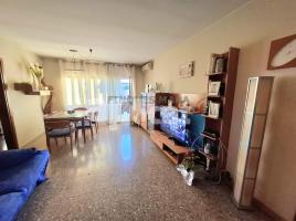 Pis, 98.00 m², près de bus et de train, MOLIVELL