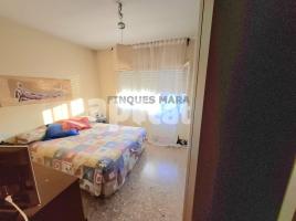 Piso, 98.00 m², cerca de bus y tren, MOLIVELL