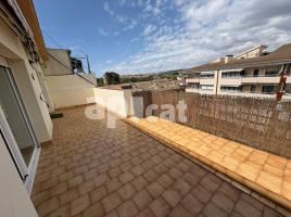 Àtic, 95.00 m², prop de bus i tren