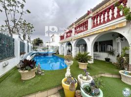Casa (unifamiliar adosada), 293 m², Zona