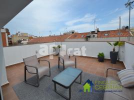  (unifamiliar adossada), 280.00 m², près de bus et de train, presque neuf