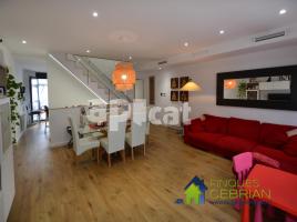  (unifamiliar adossada), 280.00 m², près de bus et de train, presque neuf