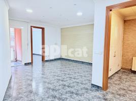 Pis, 85.00 m², prop de bus i tren