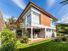 Casa (unifamiliar aislada), 275.00 m², cerca de bus y tren