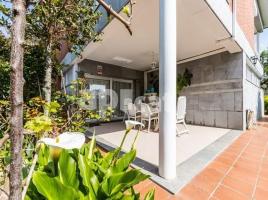Casa (unifamiliar aislada), 275.00 m², cerca de bus y tren