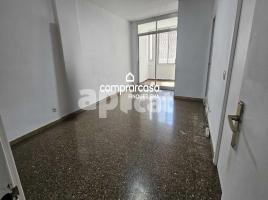 Pis, 89.00 m², 附近的公共汽車和火車, La Marina del Port