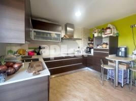 Pis, 120.65 m², حافلة قرب والقطار, جديد تقريبا