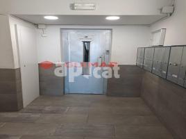 Pis, 82.00 m², près de bus et de train