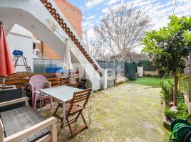 Pis, 97.00 m², حافلة قرب والقطار