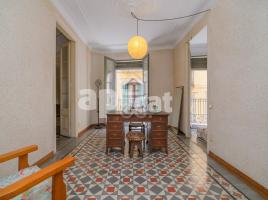 Piso, 250.00 m², cerca de bus y tren