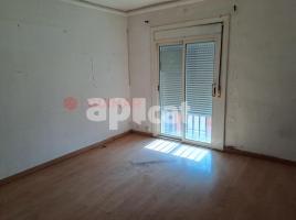 Pis, 55.00 m², على مقربة من الحافلات والمترو