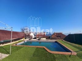 Casa (unifamiliar adosada), 338 m², seminuevo, Zona