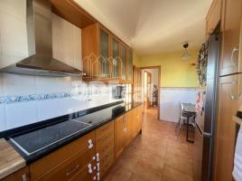 Casa (unifamiliar adosada), 338 m², seminuevo, Zona