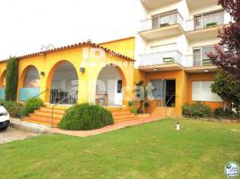 Business premises, 370 m², Zona