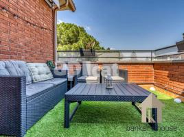 Attic, 100 m², Zona