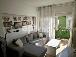 Pis, 47.00 m², près de bus et de train