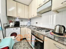 Pis, 52.00 m², على مقربة من الحافلات والمترو