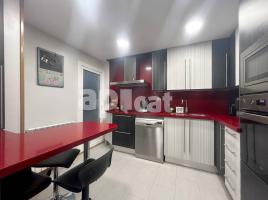 Piso, 114.00 m², cerca de bus y tren