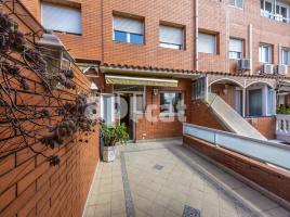 Casa (unifamiliar adosada), 329 m², Zona