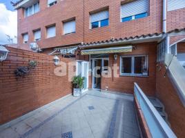 Casa (unifamiliar adosada), 329 m², Zona