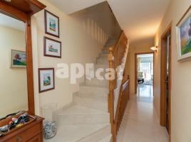  (unifamiliar adossada), 263.00 m², près de bus et de train