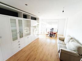 Flat, 135.00 m², near bus and train, almost new