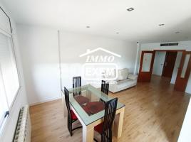 Flat, 135.00 m², near bus and train, almost new