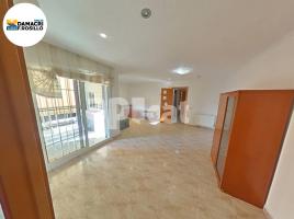 Pis, 84.00 m², حافلة قرب والقطار