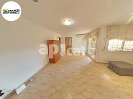 Pis, 84.00 m², حافلة قرب والقطار