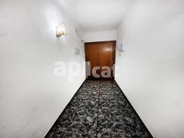 Квартиры, 67.00 m², Рядом с автобусом и метро, Calle de la Conca de Tremp