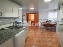 Flat, 138.00 m², near bus and train
