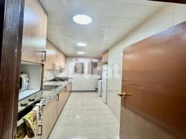 Flat, 75.00 m², near bus and train