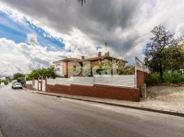 Houses (detached house), 275.00 m², near bus and train