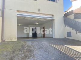 Casa (unifamiliar aislada), 338.00 m², cerca de bus y tren, seminuevo