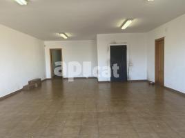 Casa (unifamiliar aislada), 338.00 m², cerca de bus y tren, seminuevo