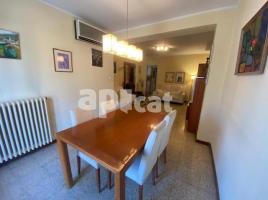 Piso, 143.00 m², cerca de bus y tren