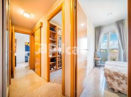 Pis, 74.00 m², prop de bus i tren