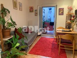 Pis, 50.00 m², على مقربة من الحافلات والمترو