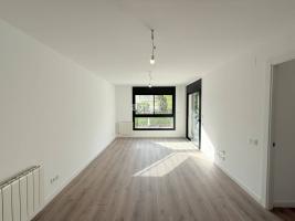 Pis, 83.00 m², جديد تقريبا